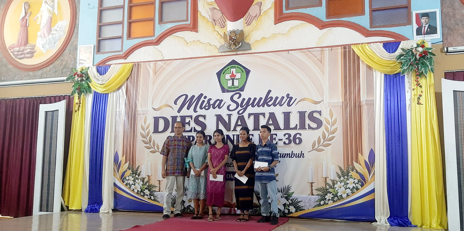 Tutur Kitab Suci Bahasa Inggris Warnai Persaingan Dies Natalis STIPAR Ende