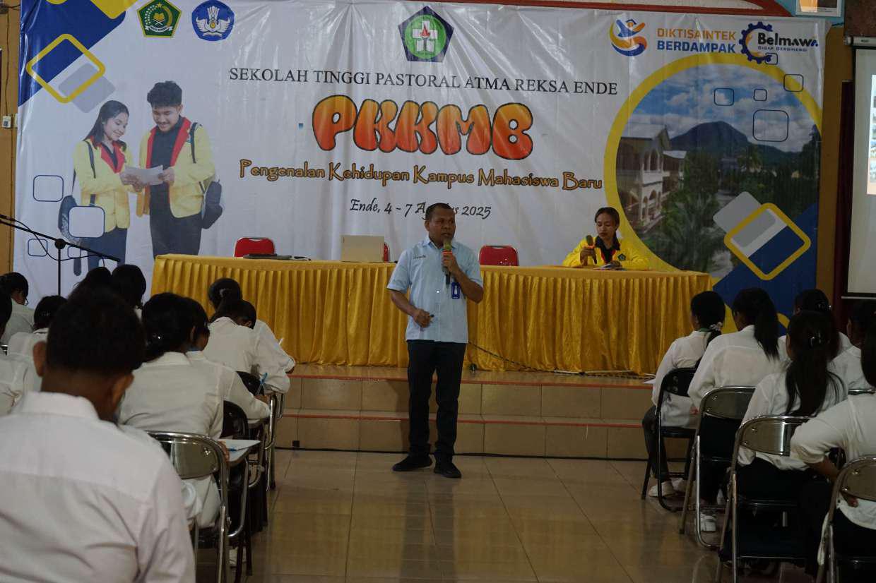 STIPAR ENDE SELENGGARAKAN KEGIATAN  PENGENALAN KEHIDUPAN KAMPUS BAGI MAHASISWA BARU (PKKMB)  TAHUN A